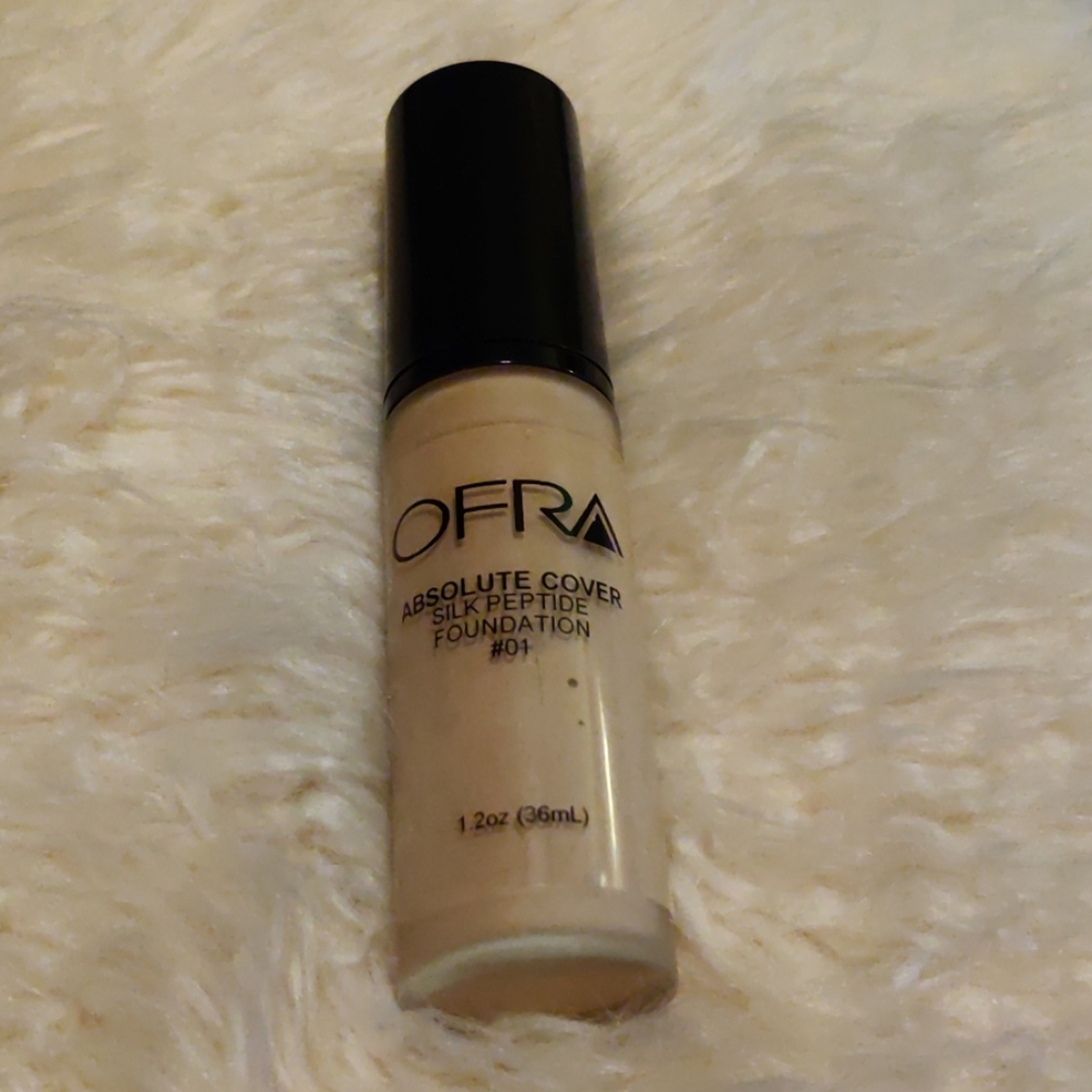 Ofra Absolute Coverage Foundation Shade #01